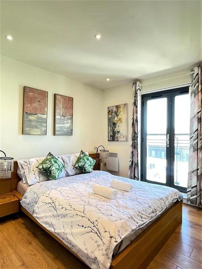 Apartment Holiday Home Swansea