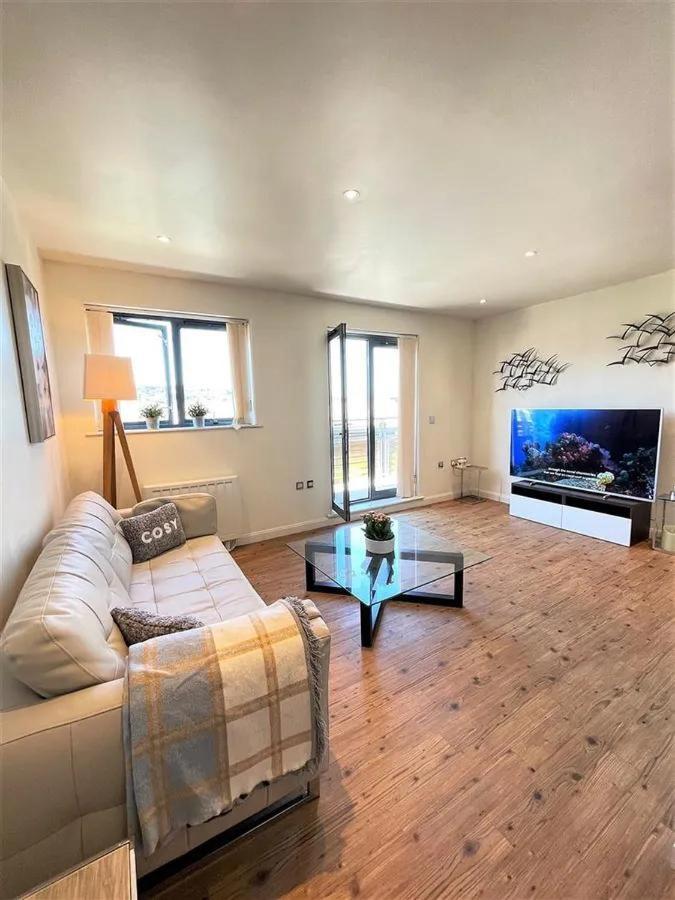 Holiday Home Swansea Apartment *